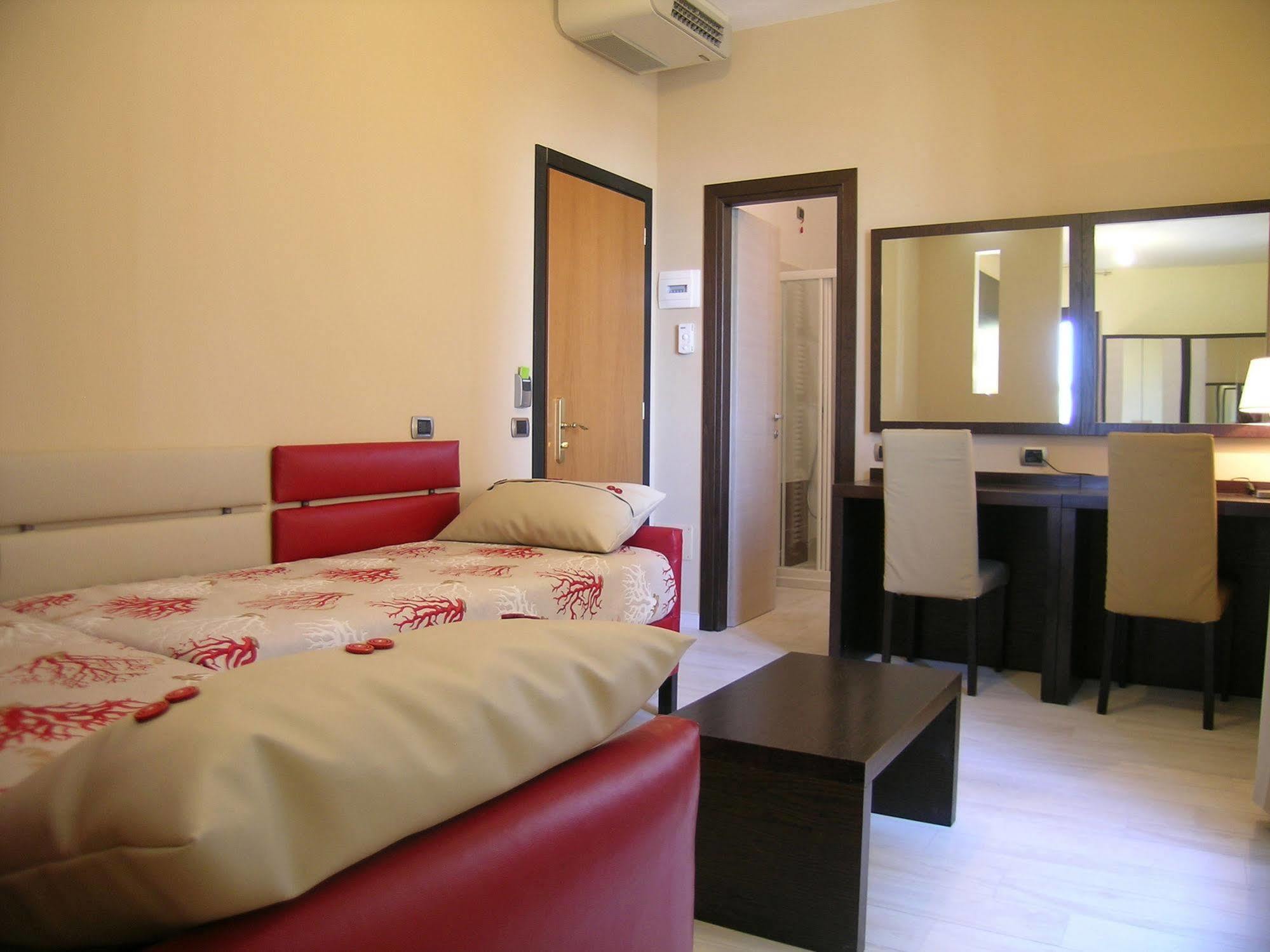 La Marina 3*
